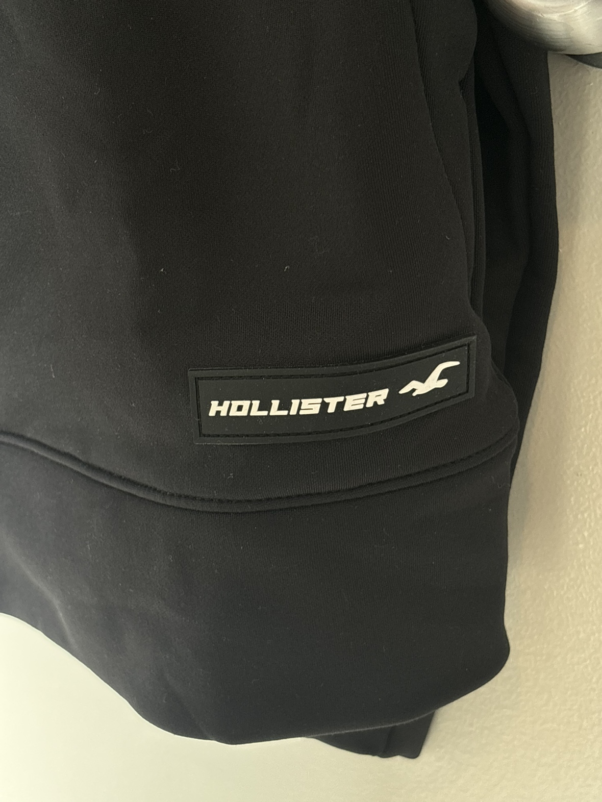 BRAND NEW WITH TAG Hollister Black Hoodie - photo 4