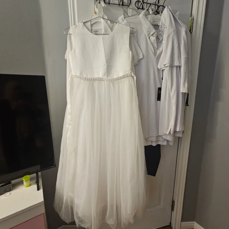White Dress is good for  9- 12 years image indicator(5)