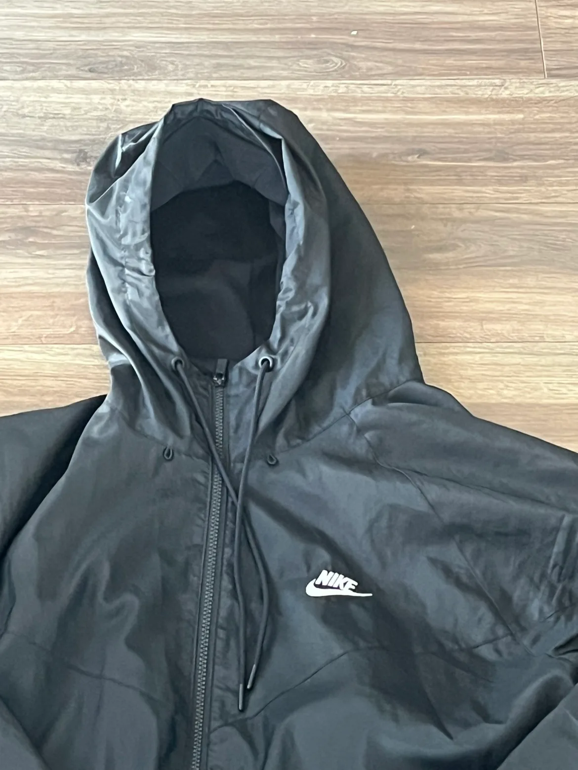 Nike Windbreaker image indicator(2)