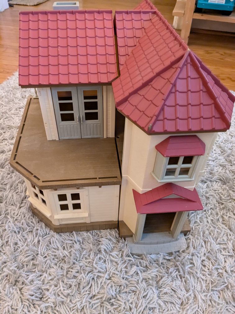 Calico Critters Dollhouse with random furniture
