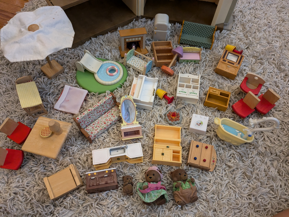 Calico Critters Dollhouse with random furniture - photo 4