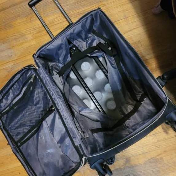 1 Guess suitcase - photo 4