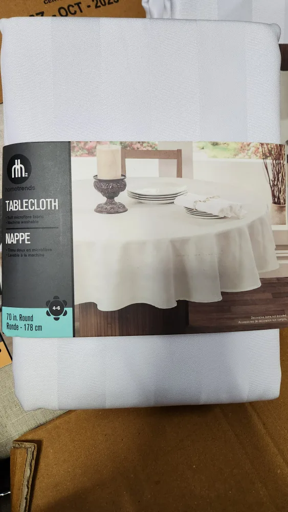 Round Table cloths in white, black,  white with black border
