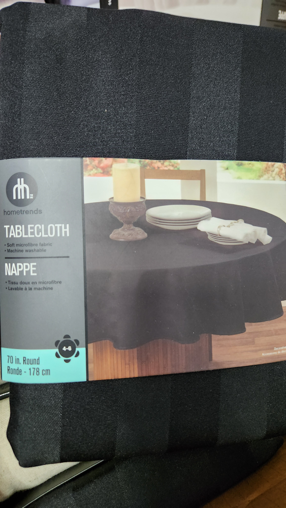 Round Table cloths in white, black,  white with black border - photo 2