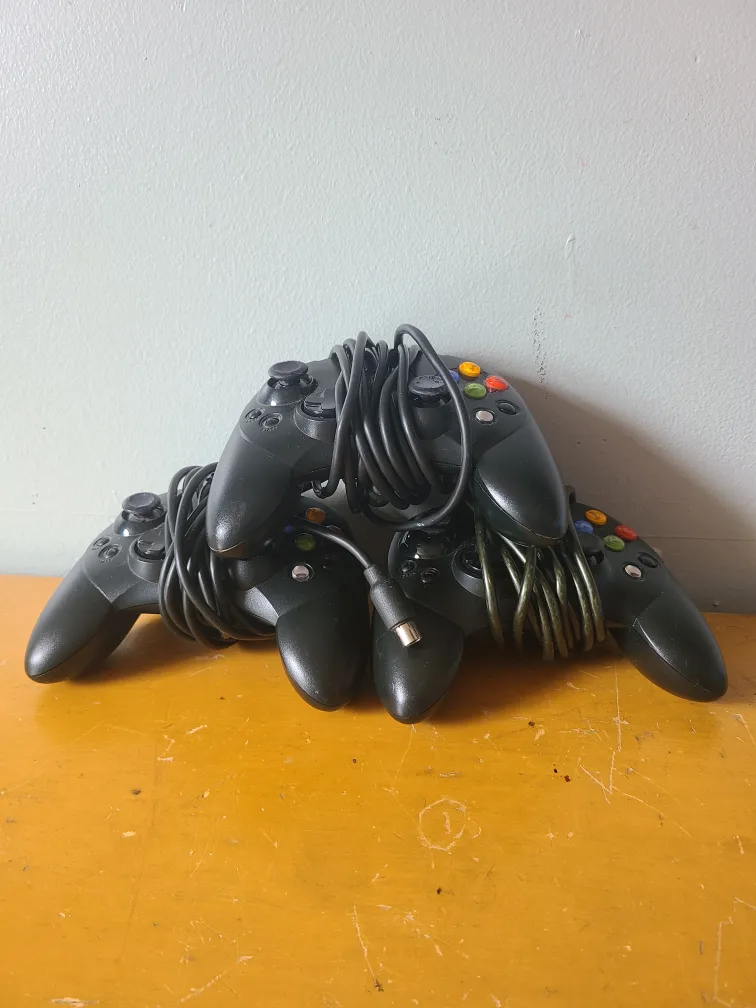 Xbox First Generation Microsoft Video Game System Controller image indicator(2)