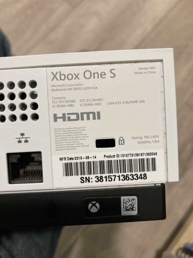 XBOX ONE S - photo 3