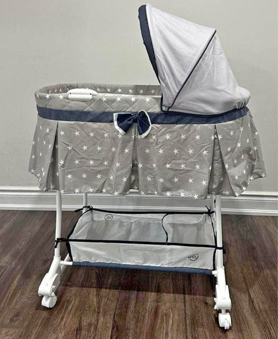 Bill bassinet  with music sound