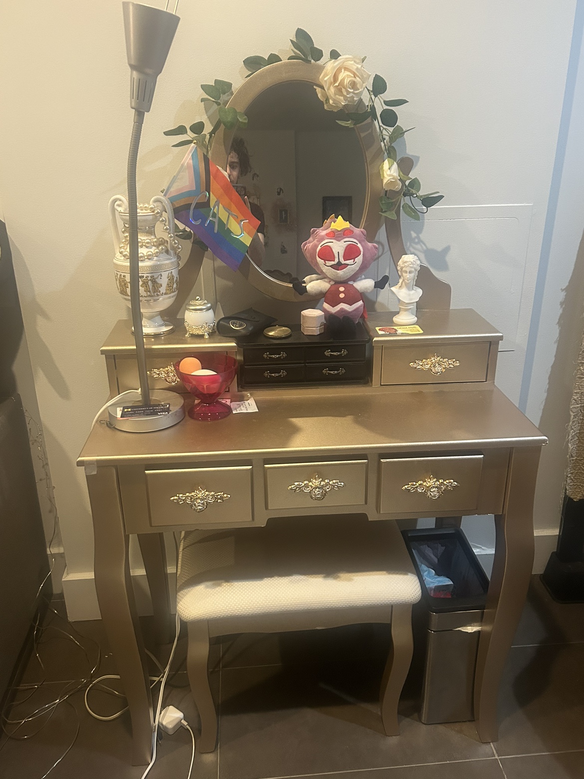 Vanity Set with Mirror
