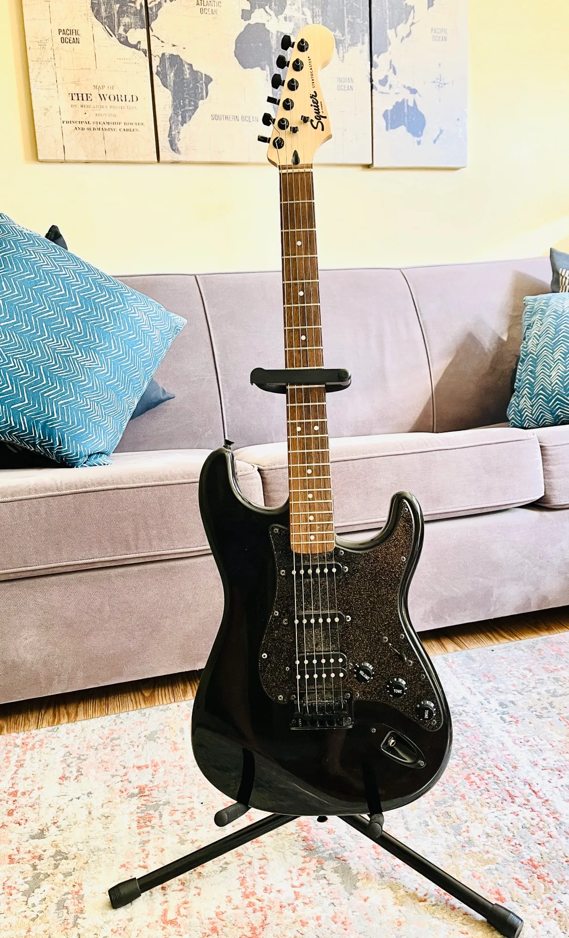 Squier by Fender Electric Guitar thumbnail
