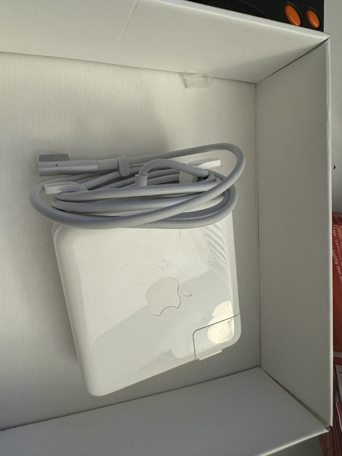 Apple 85W MagSafe Power Adapter - photo 2
