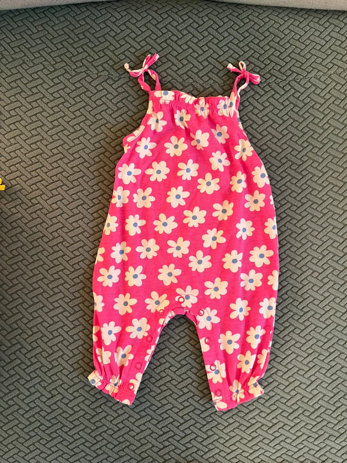 Set of 5 Baby Girl Clothes Rompers (0-6 Months) image indicator(4)