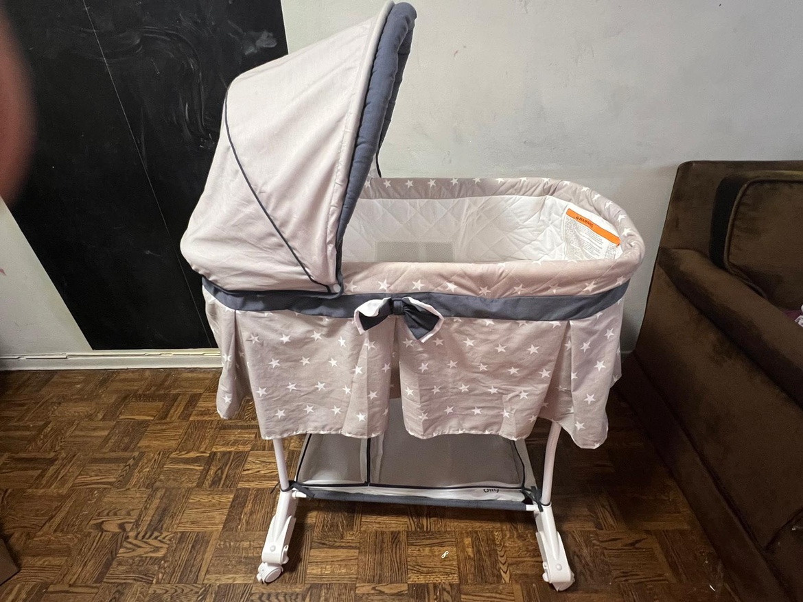 Baby Bassinet with Canopy - photo 3