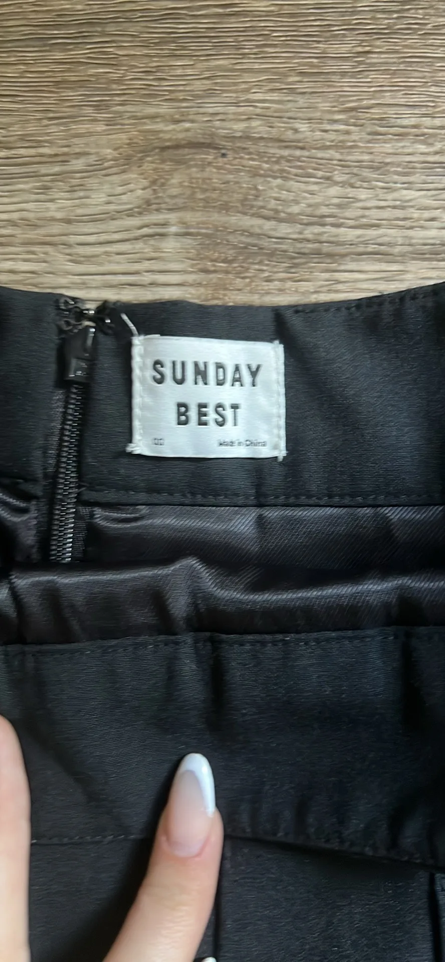 Aritzia Best Black Pleated Skirt image indicator(2)