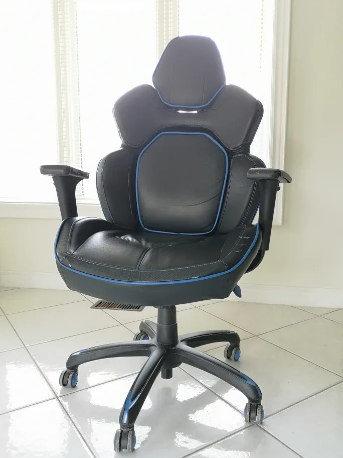 Gaming Chair - Moving Sale thumbnail