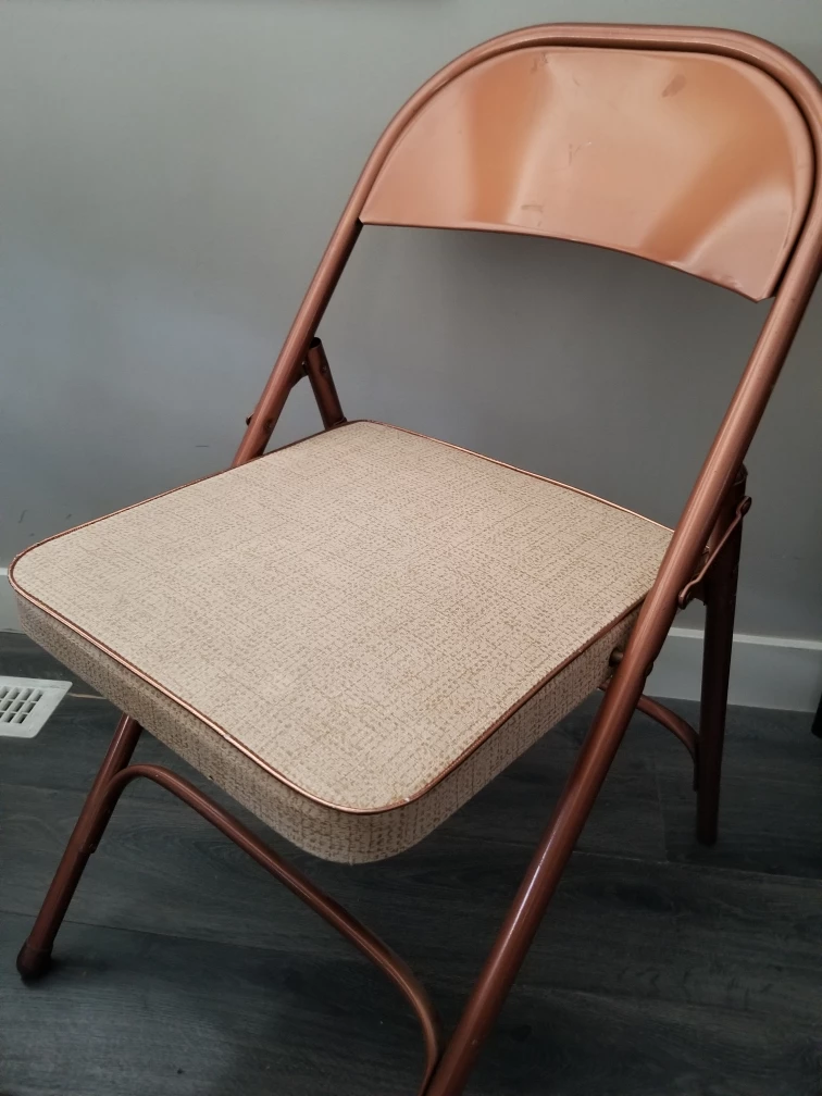 Folding Chair  🧡