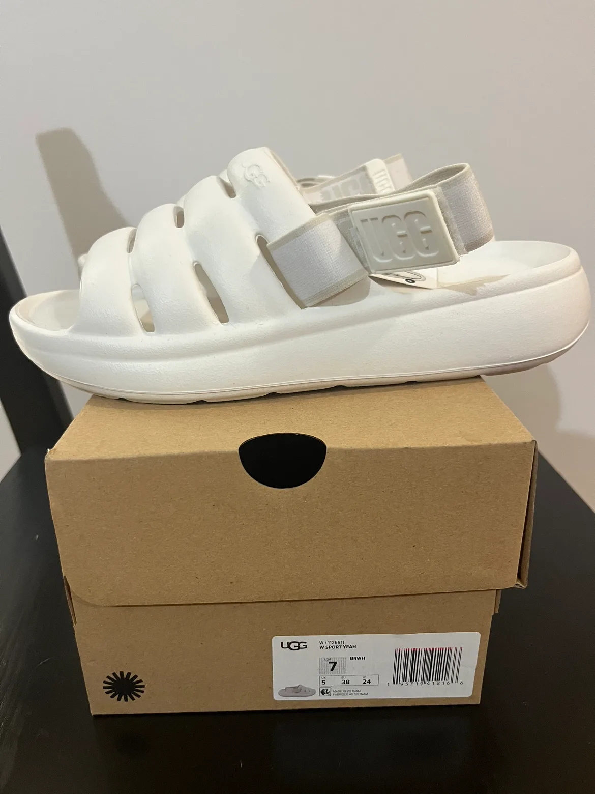 Ugg Yeah Sport Sandals Size 7 image indicator(2)