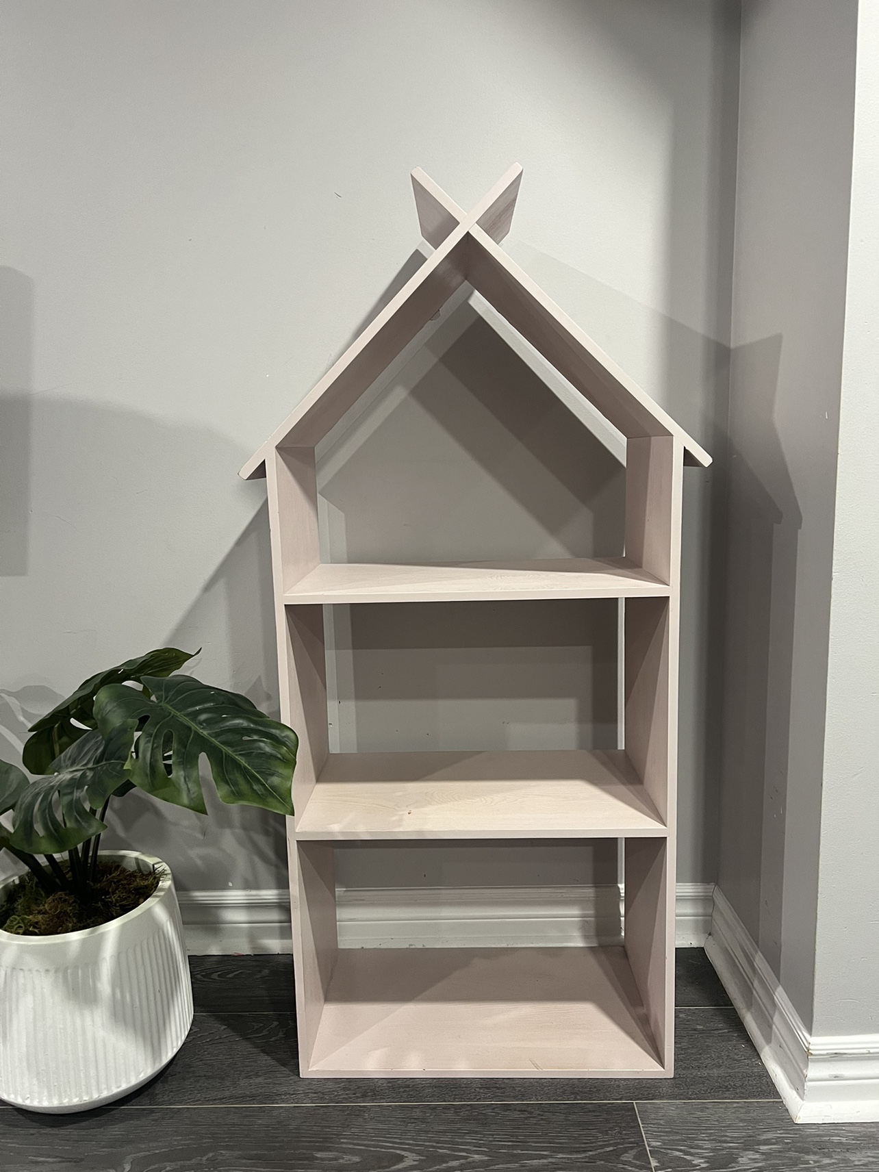 Dollhouse or  Bookshelf