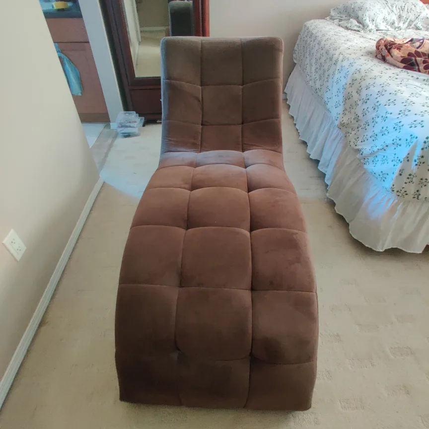 Brown Chaise Lounge thumbnail
