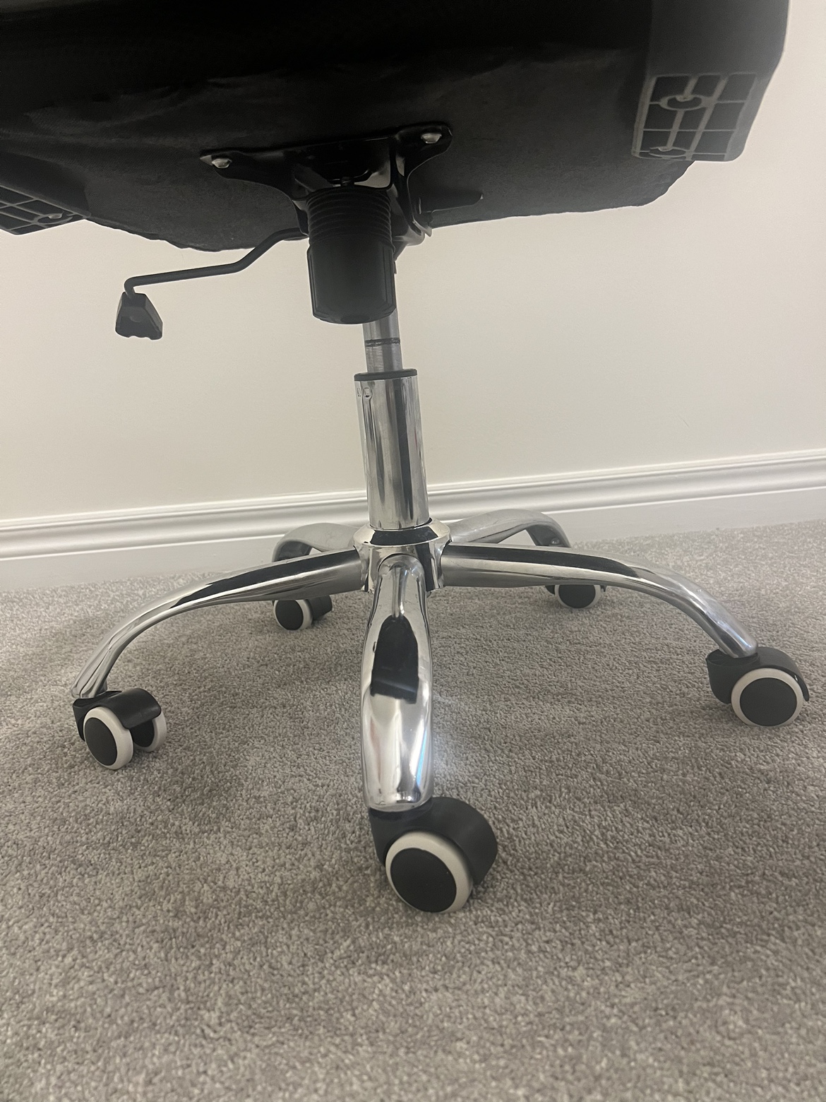 Black Mesh Office Chair with Headrest - photo 4
