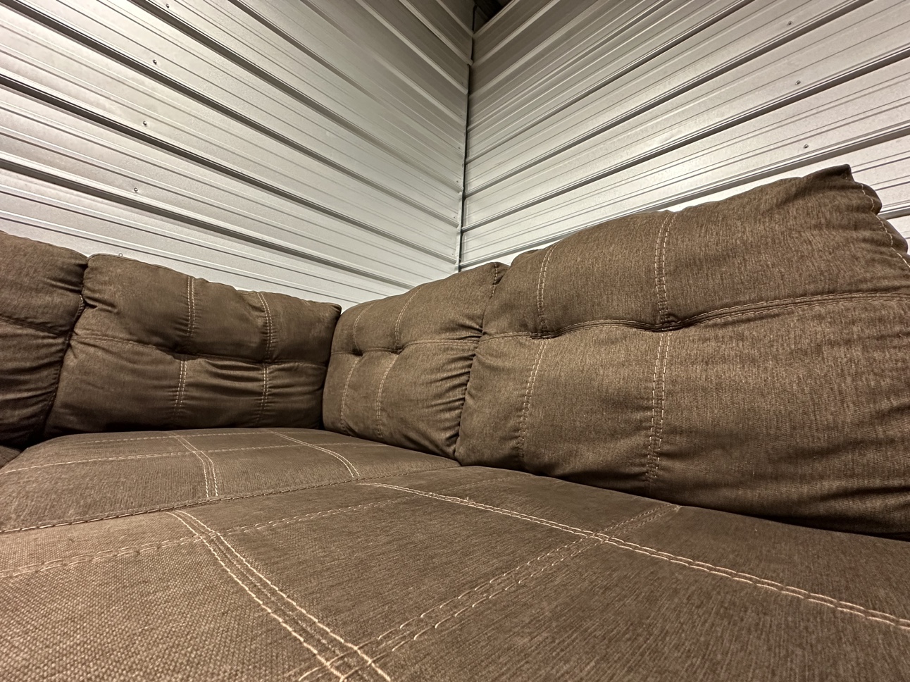 Sectional (FREE DELIVERY) - photo 4