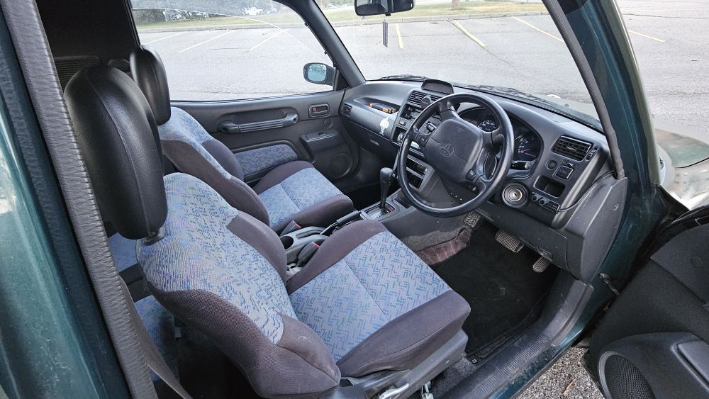 Toyota RAV4 - photo 4