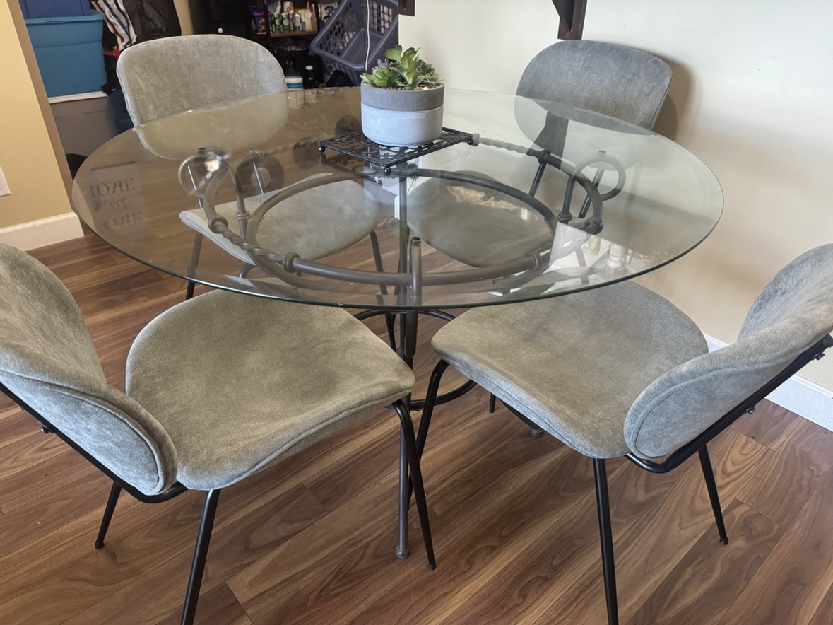 Round glass dining table with 4 chairs - photo 3
