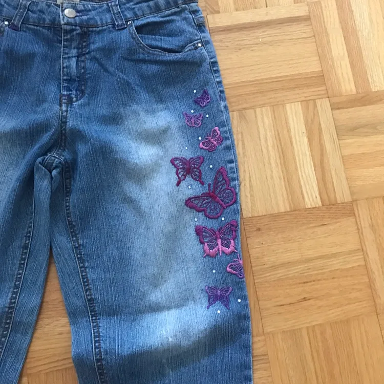 Faded Glory Embroidered Butterfly Jeans -  Size 16 image indicator(2)