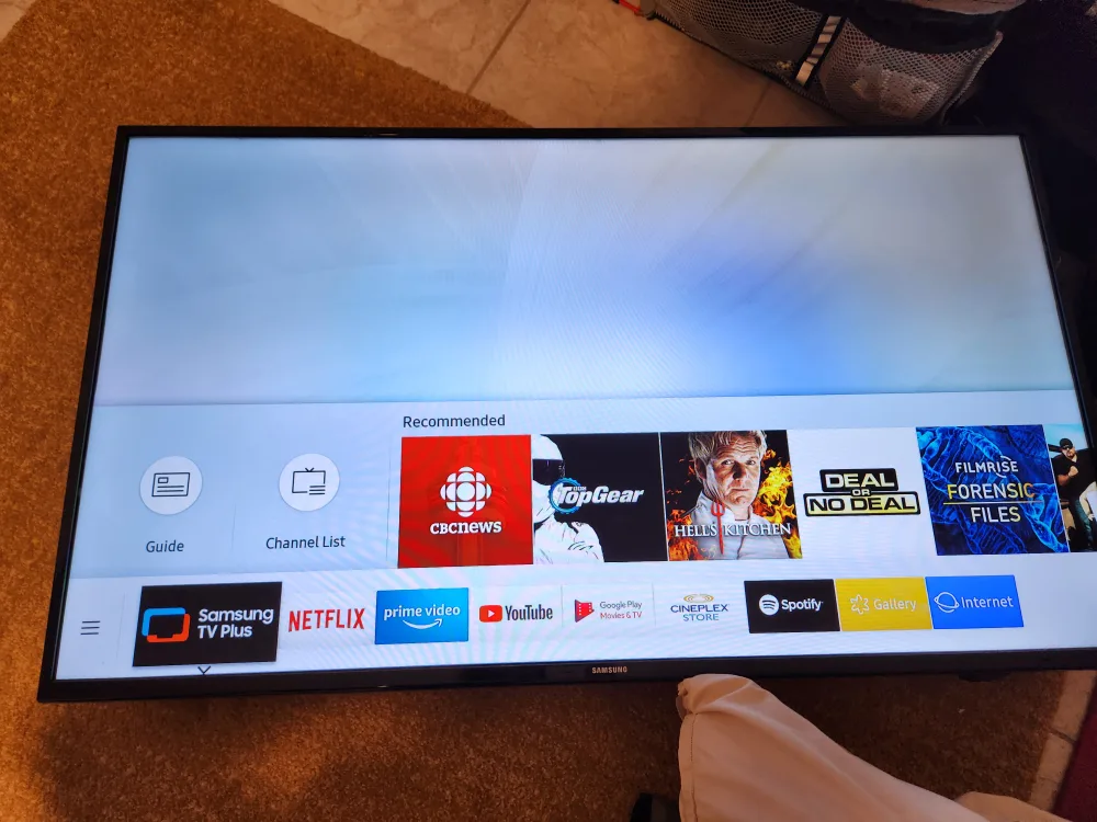 Samsung Smart TV 43" thumbnail