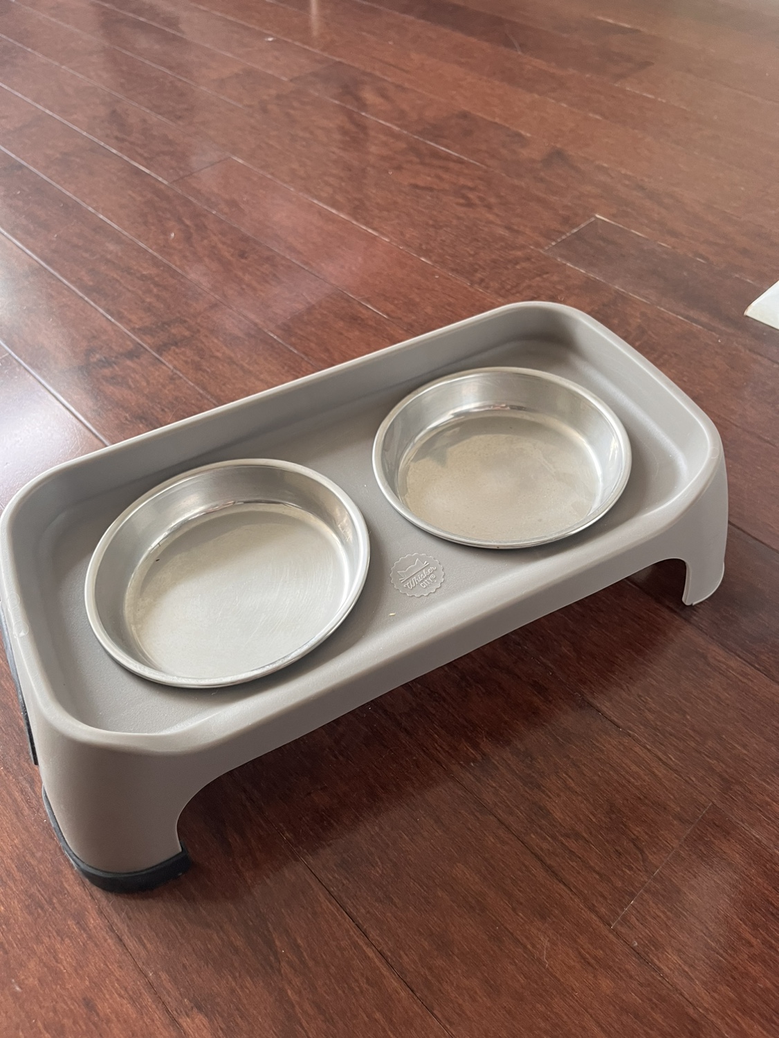 cat litter locker + bowls - photo 2