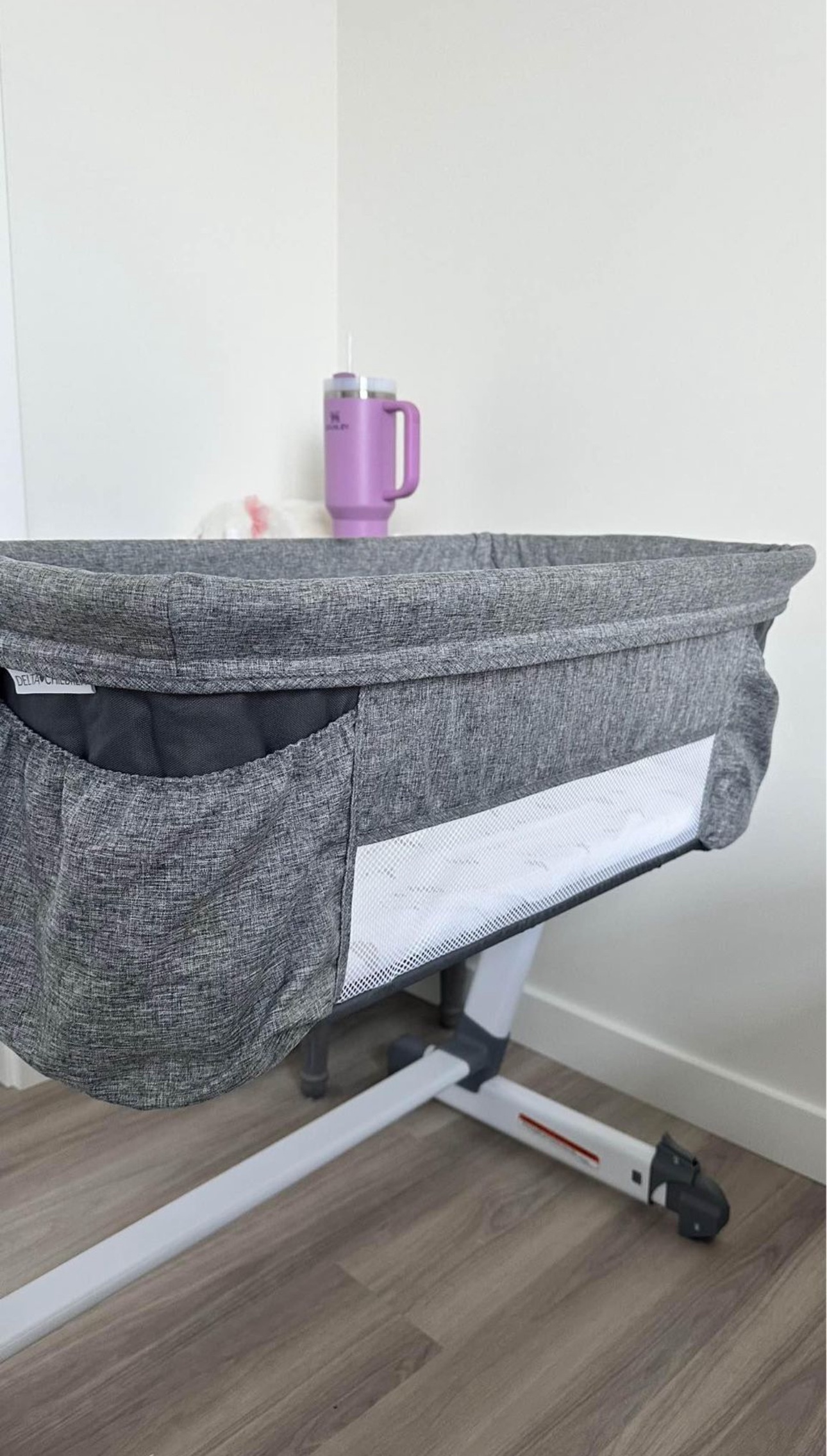 Delta Children By The Bed Deluxe Bassinet - photo 4