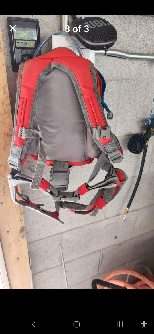 MOXONE Red Hydration Pack #freecycle - photo 2