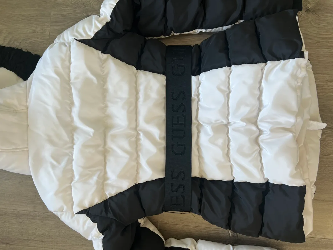 Guess Puffer Jacket Medium image indicator(8)