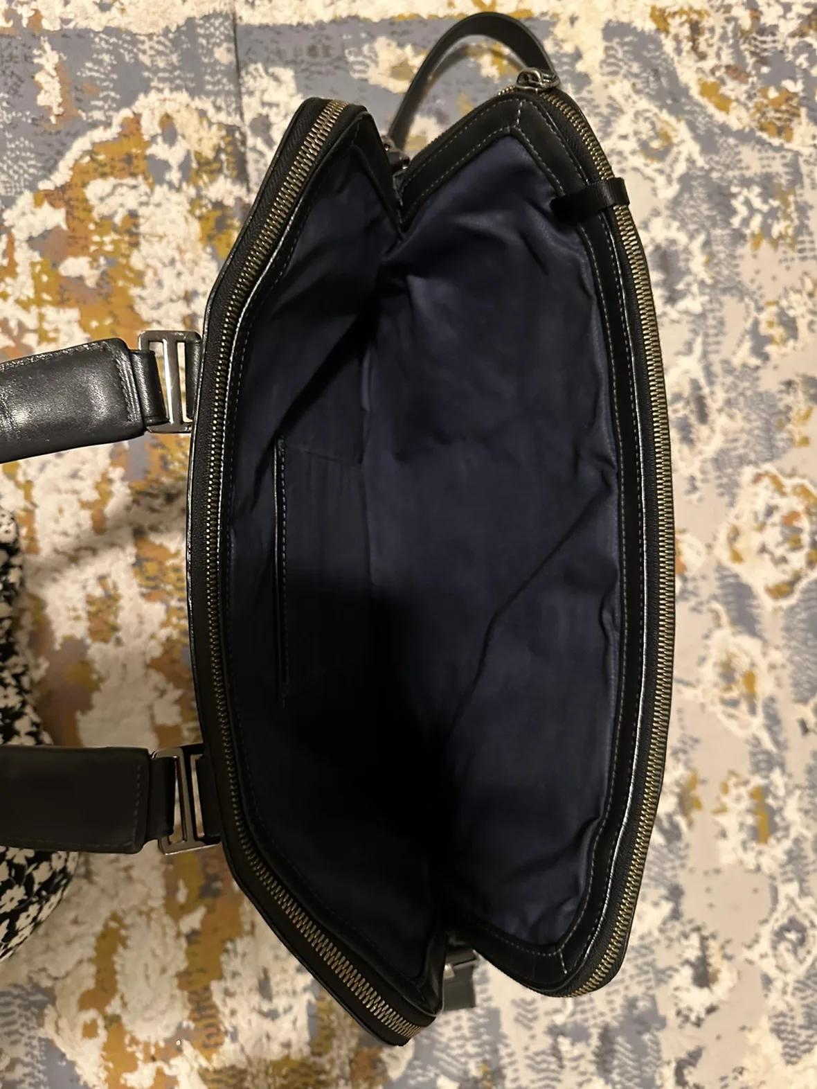 Tumi laptop bag image indicator(4)