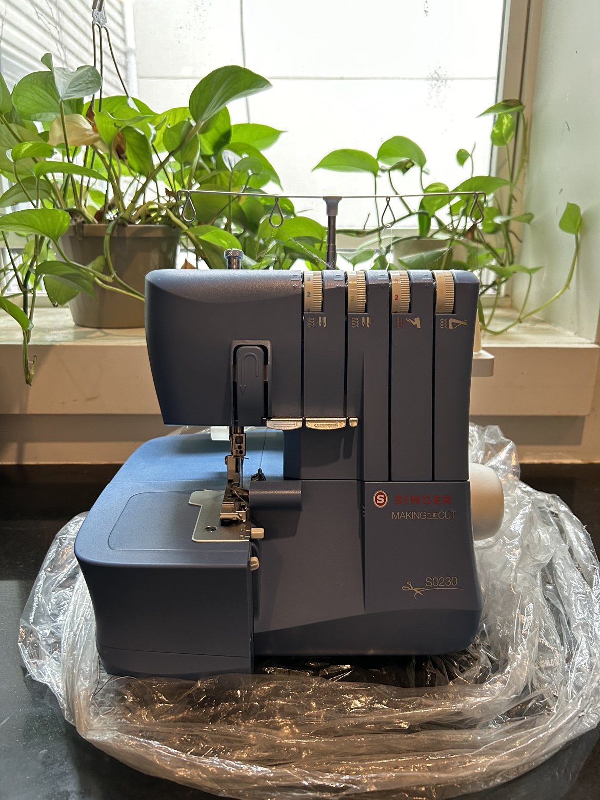 Singer Overlock/Serger Machine S0230