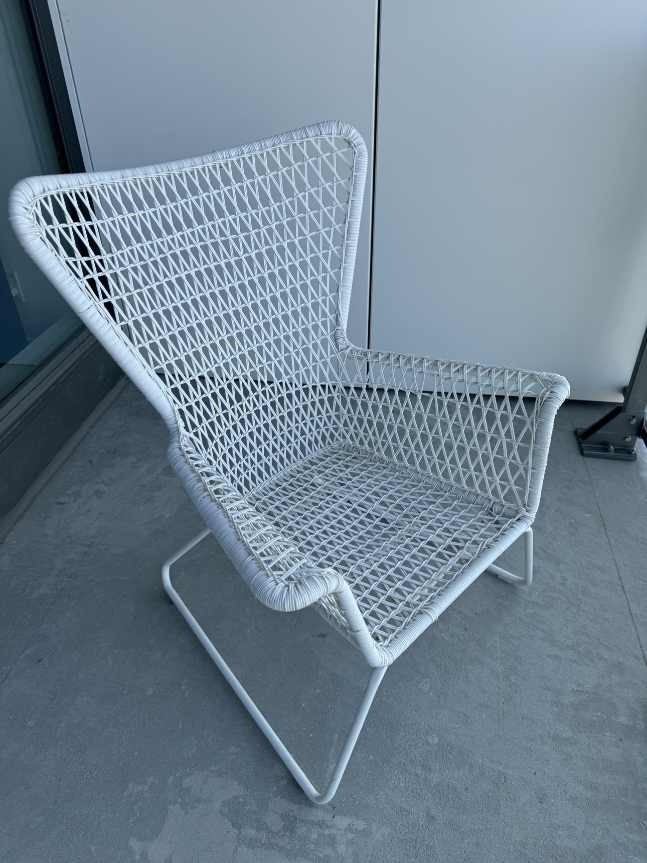 White Wicker Patio Chair