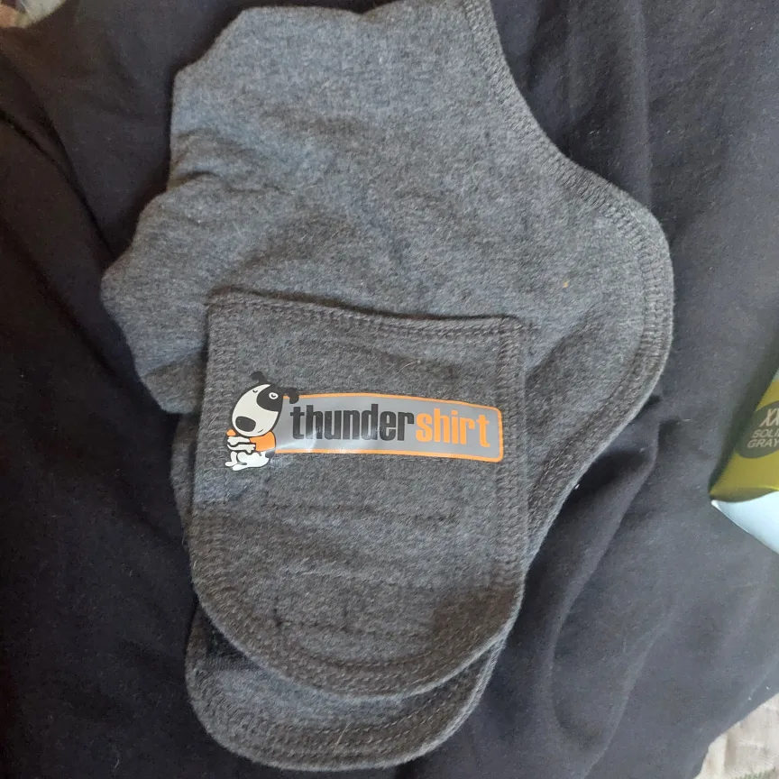 ThunderShirt for Dogs - XXS Solid Gray image indicator(2)