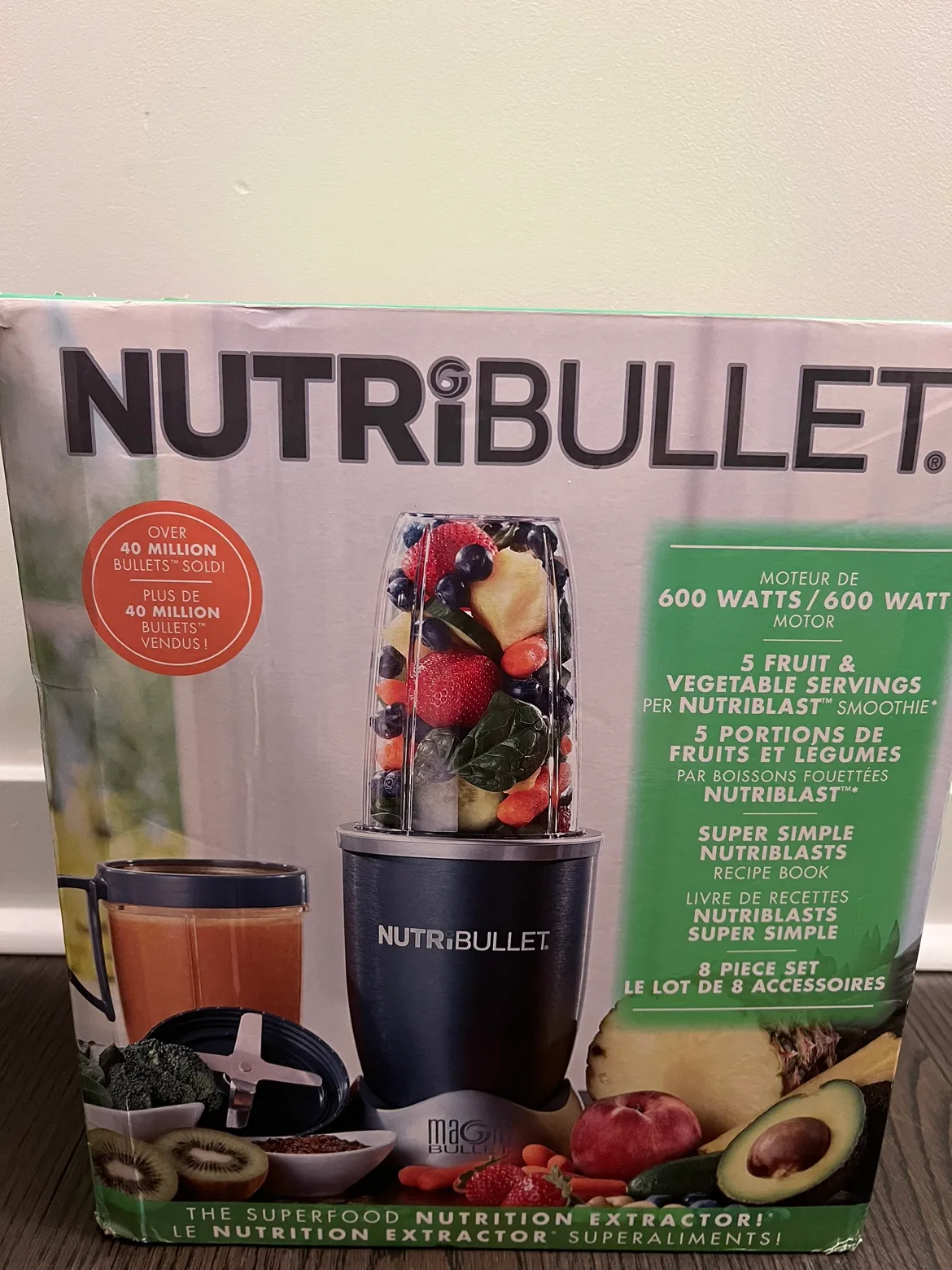 NutriBullet 600W 8 Pieces Smoothie Blender thumbnail