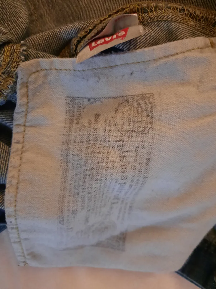 Authentic Levi's 501 mens size 36 x 32 image indicator(3)