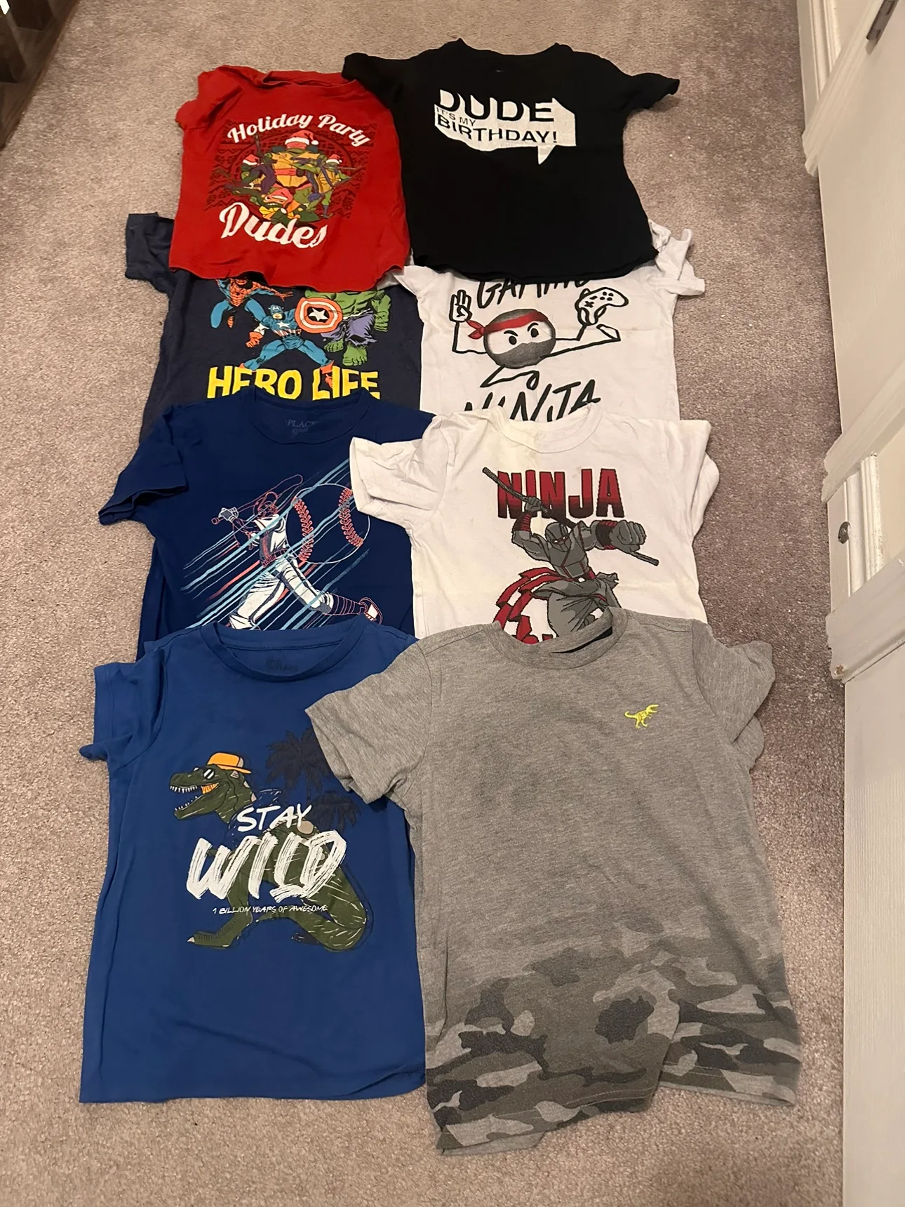 Boys 4T/5T Clothing Bundle - T-shirts and Sweatshirt Hoodie! thumbnail