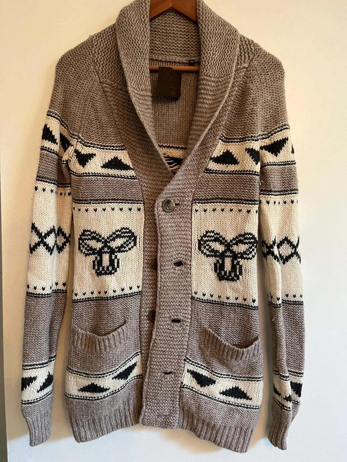 Aritzia TNA Wool Cardigan image indicator(2)