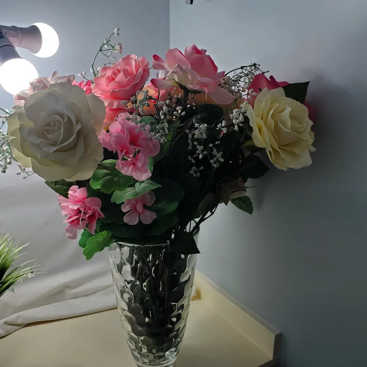 Glass Vase with Artificial Flowers image indicator(2)