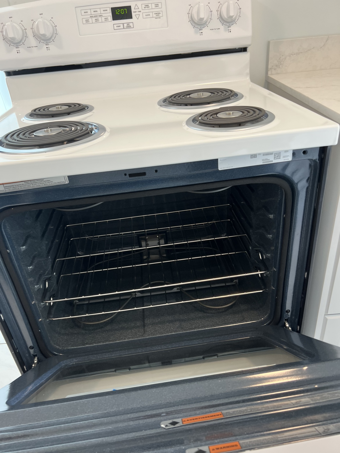 Moveout sale: Brand new stove electric