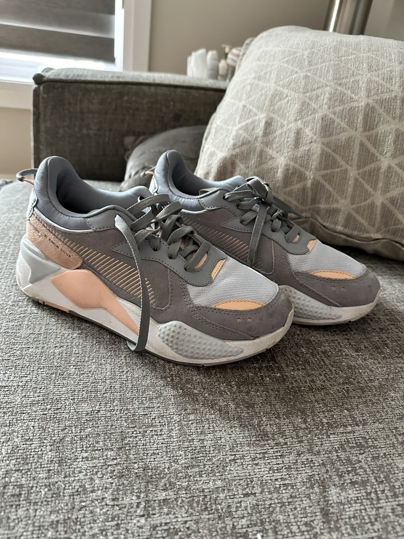 Women’s 8.5 grey and pink Puma RS Sneakers