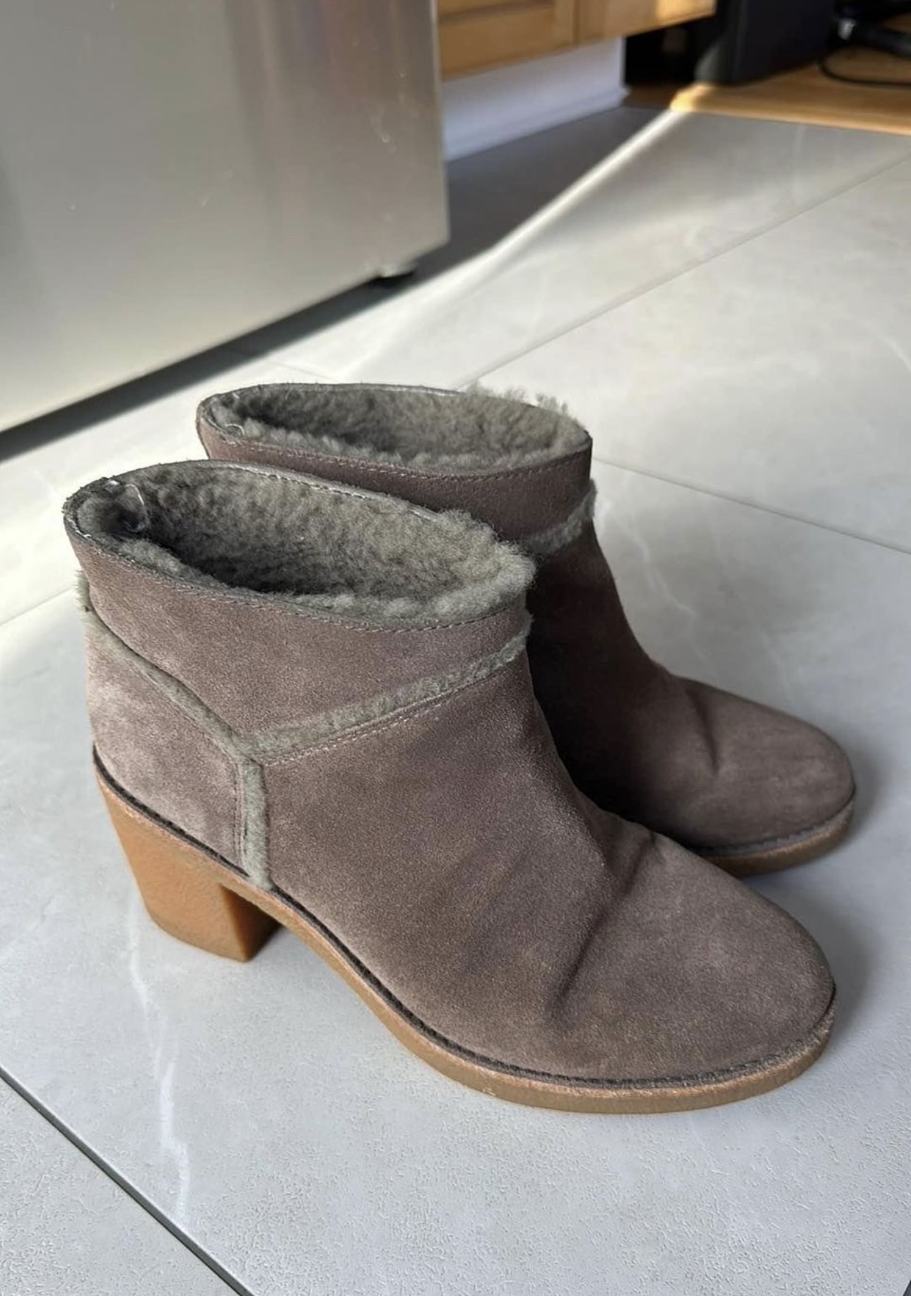 UGG Kasen Women's Ankle Boots