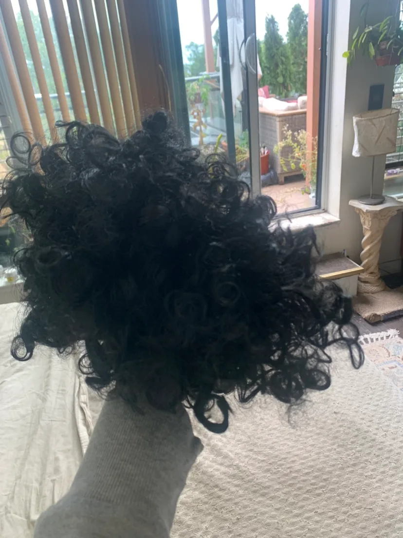 Black curly wig for Halloween image indicator(2)