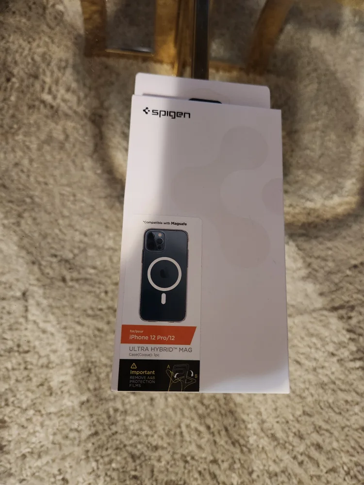 Spigen Ultra Hybrid Mag Case for iPhone 12 Pro / 12