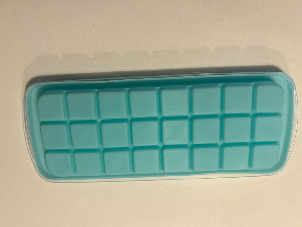 Ice Cube Tray with Lid image indicator(2)