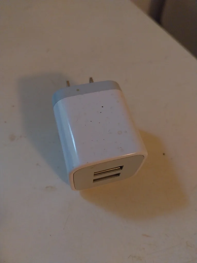 Dual USB Phone Charger #freecycle thumbnail