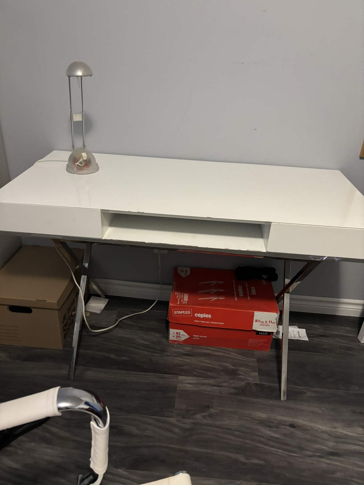 White Desk with Drawer and Matching Chair - photo 2