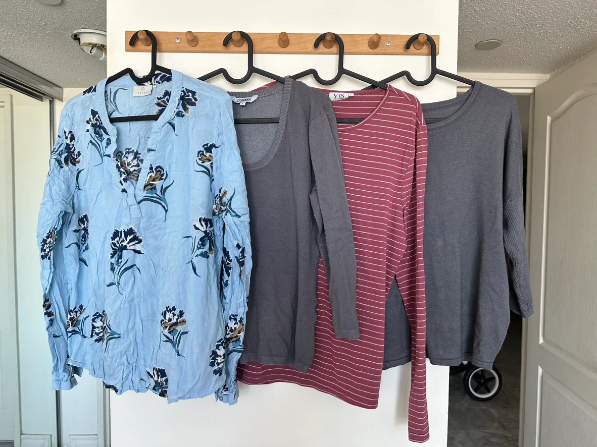 4 womens tops bundle thumbnail